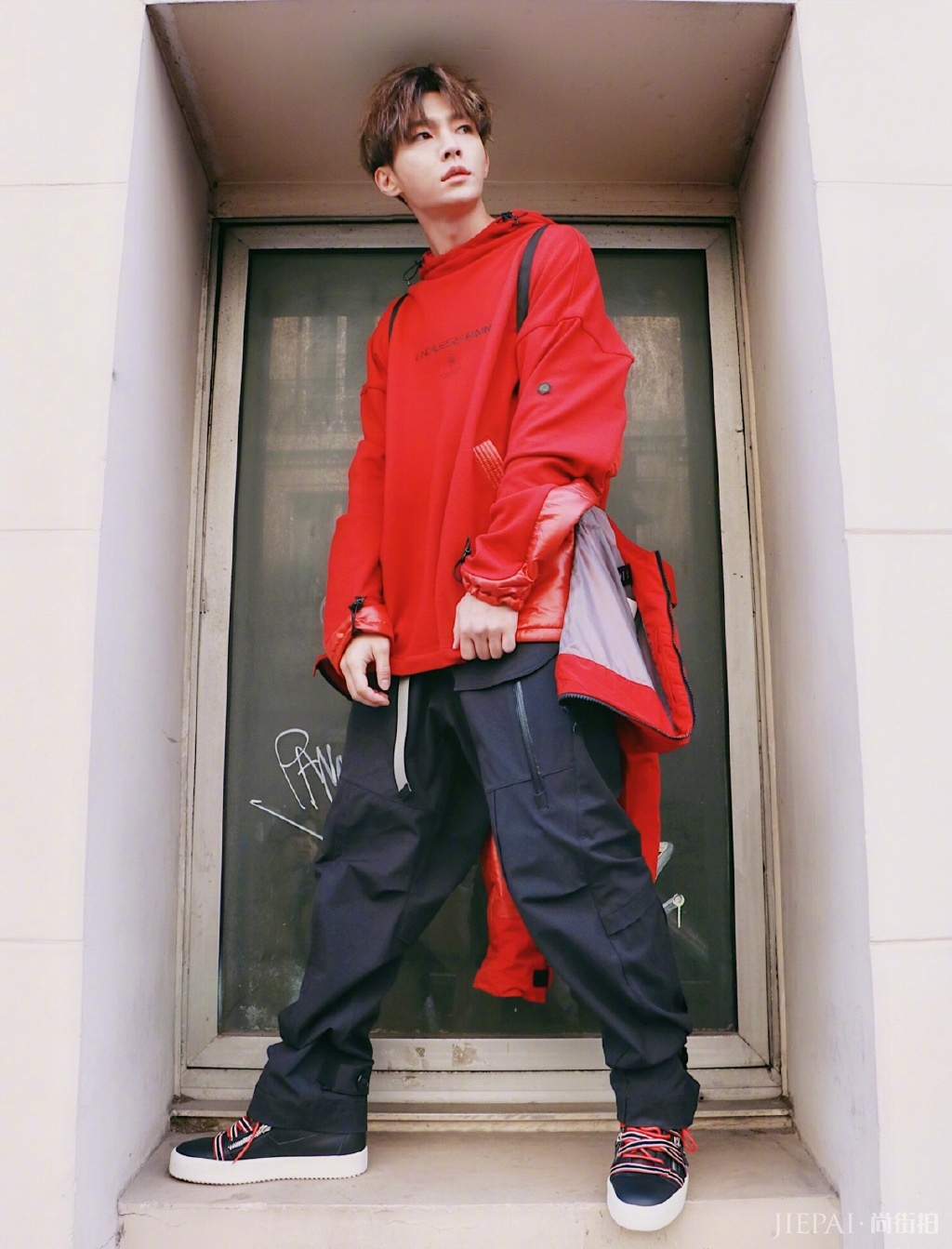 本命年穿红色,如何才能骚气却又不失帅气?