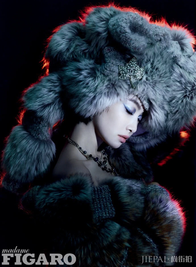 宋茜COSMO二月刊封面雀斑妆慵懒又迷人