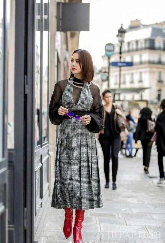 冬季如何穿？看时尚潮人只靠呢子裙装，优雅又时尚