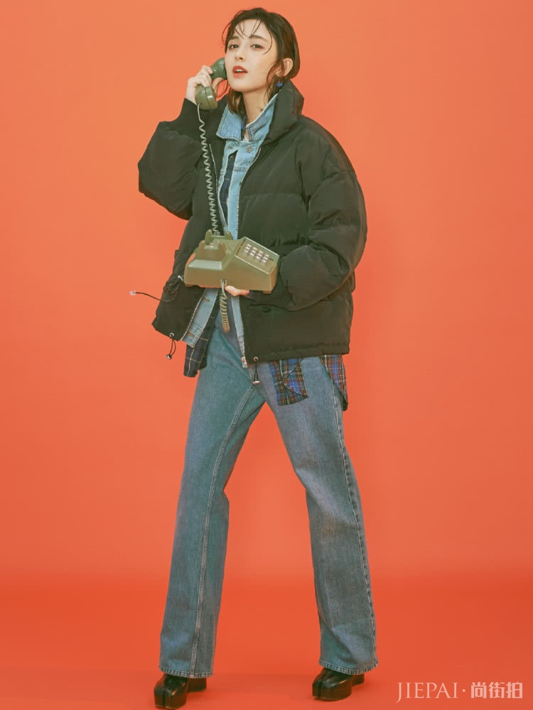 古力娜扎这身搭配光鞋子包包就花了3多,不过穿上美成仙女了