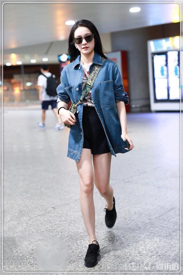 张雪干练西装加魅惑眼线秒变女强人！