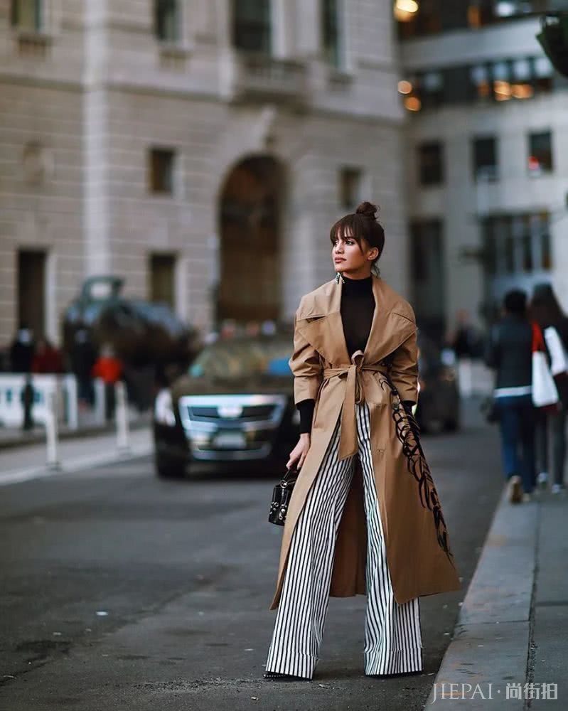 大衣羽绒服里面一件黑色打底衫全搞定