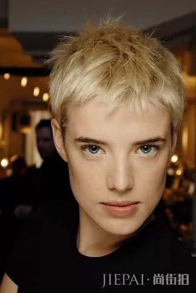 过年回家应该剪个什么发型?