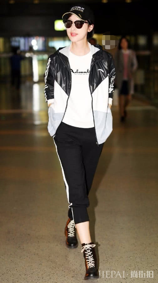 张俪将长裤扯成7分裤，另一条腿咋短了？