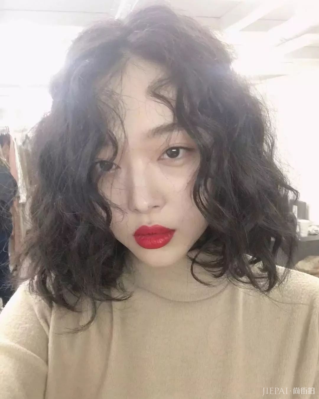 打败空气刘海 ，这款发型谁剪谁美~