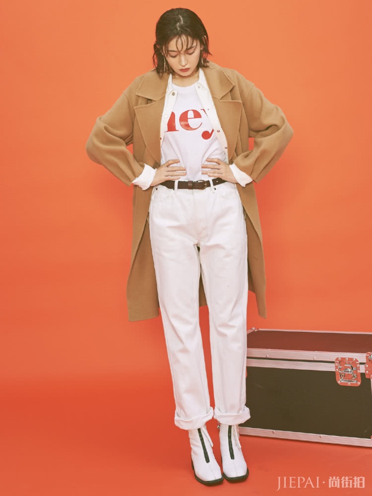 古力娜扎这身搭配光鞋子包包就花了3多,不过穿上美成仙女了