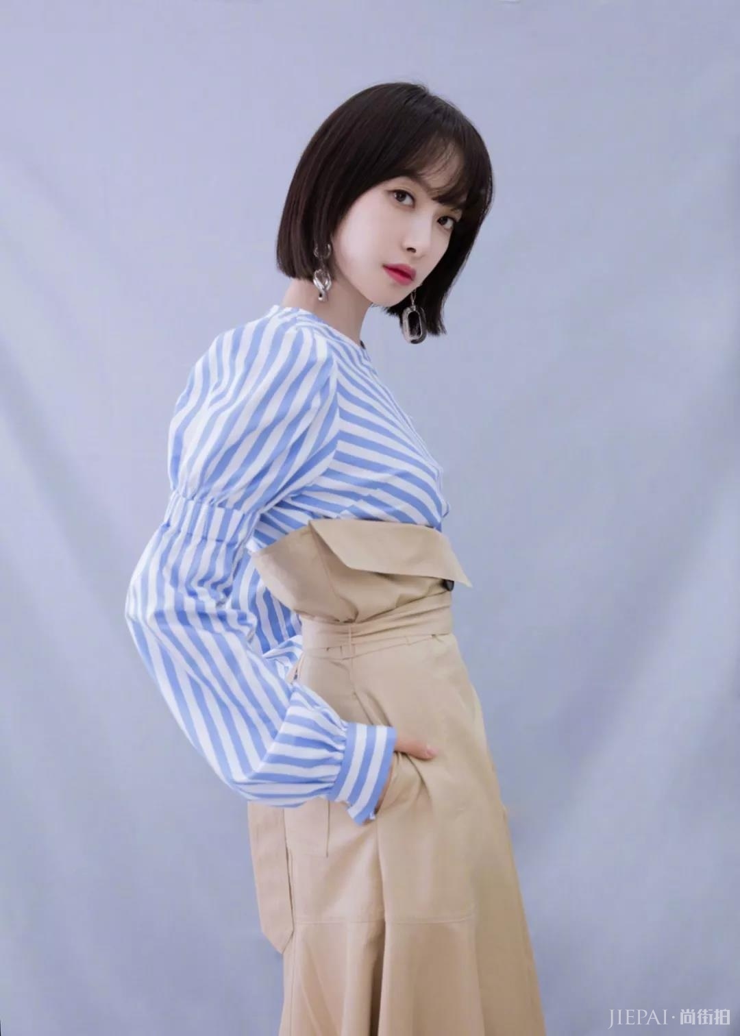 宋茜卫衣搭配过膝靴超显腿长!