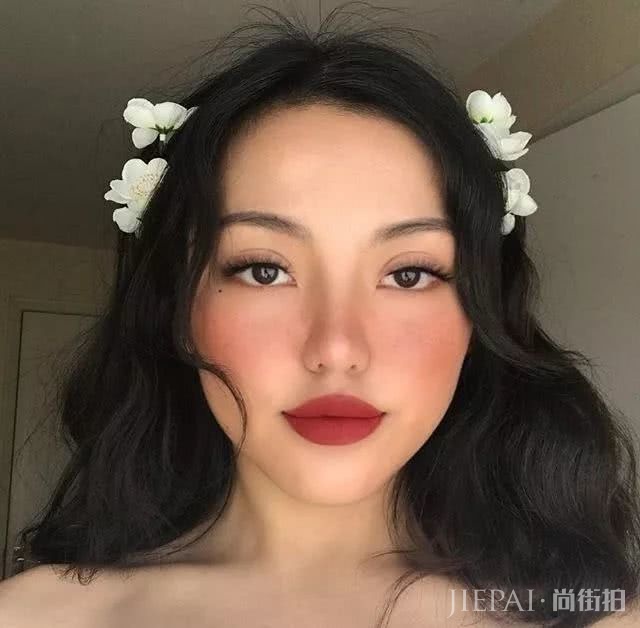 一脸绯红~最近这个妆突然火了