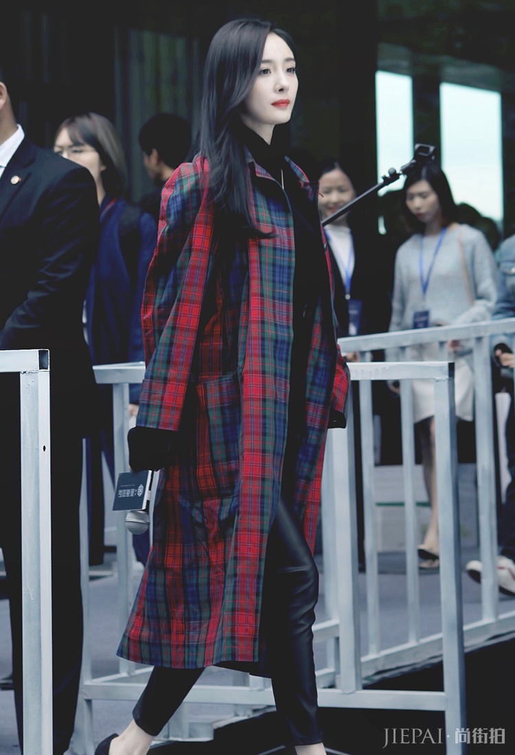 杨幂春晚礼服曝光!wuli大幂幂简直美爆了!