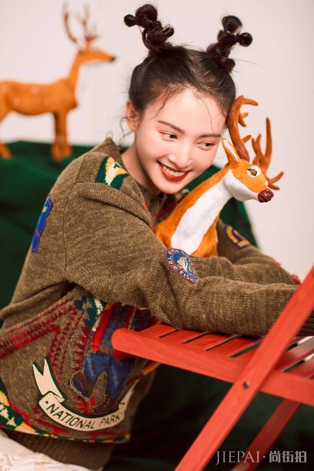 金晨的“渔网鞋”还是第一次见,意外时髦!