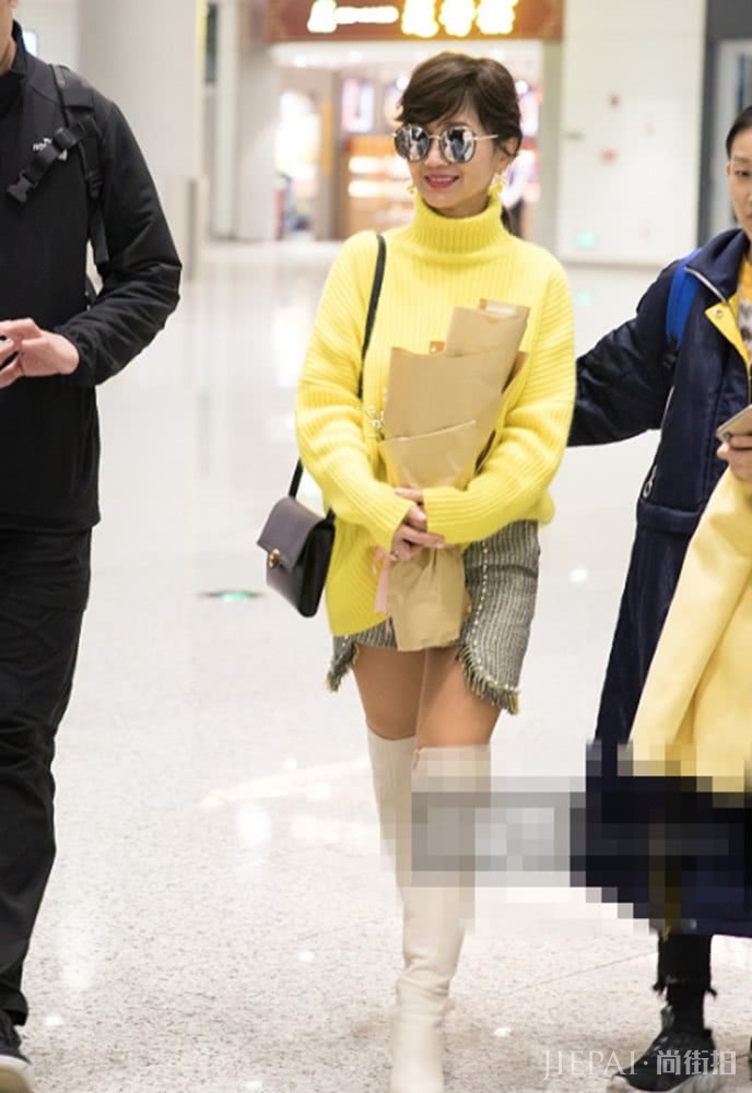 新年新气象，治愈鸭黄色教你穿大衣搭配