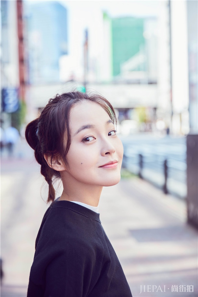 张佳宁甜美酷帅,冬日街拍来袭