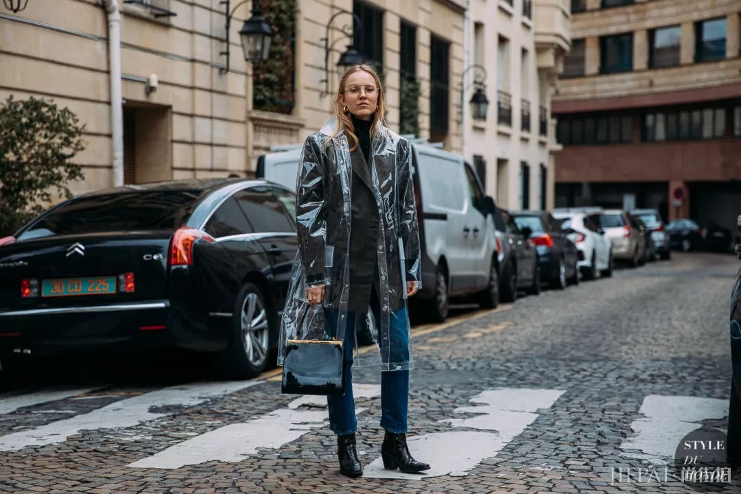 今冬新晋外套+外套成为时尚圈最火穿搭！