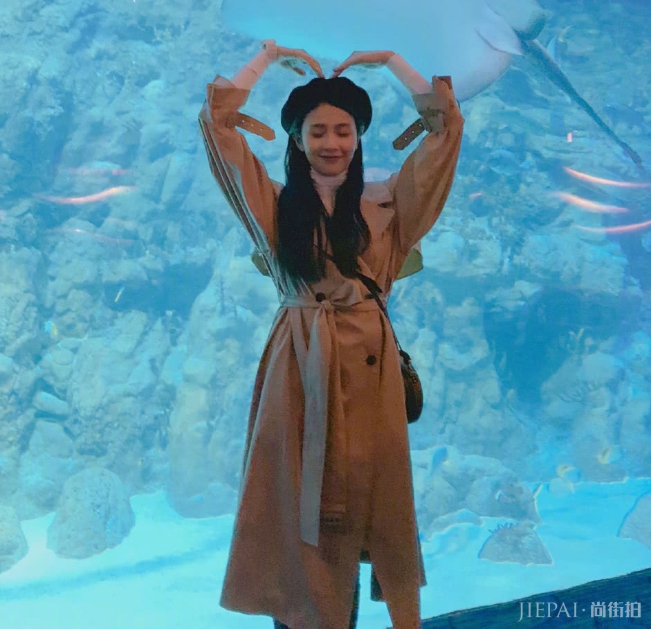 白鹿集千万宠爱的S级美貌！将晚礼服穿出了婚纱的气质！