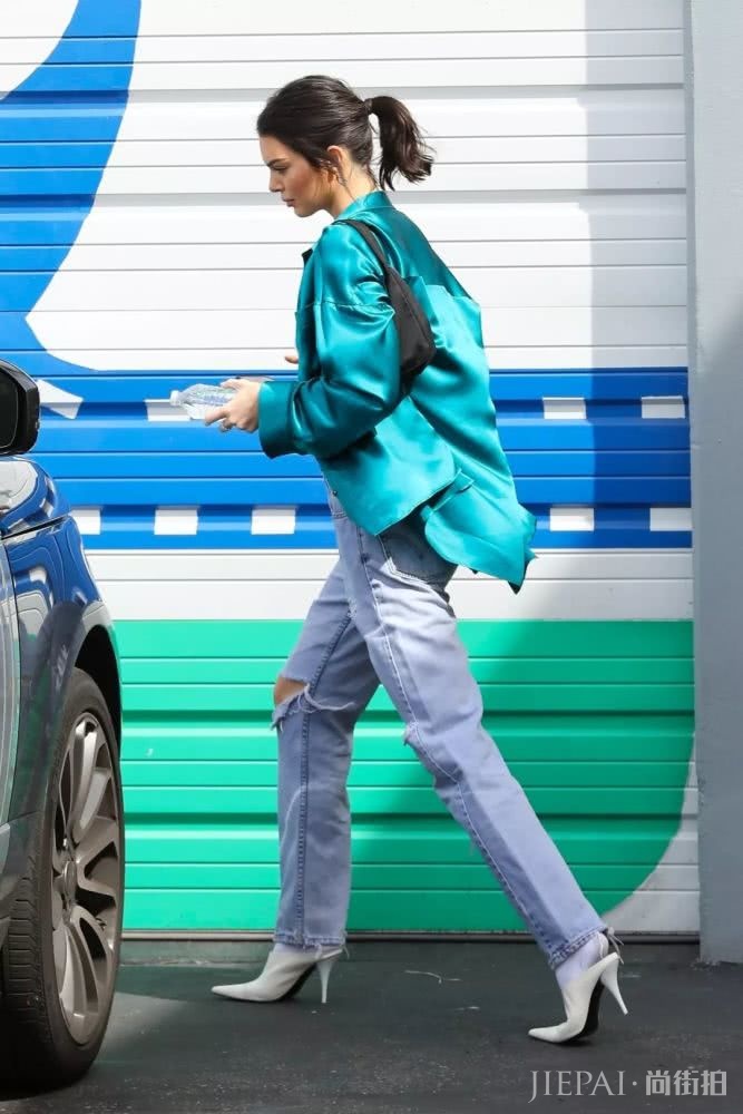 都2019年了,你还没有一只“腋下包”?