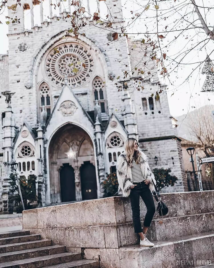 ins风搭配宽松毛衣 真是越看越来劲！