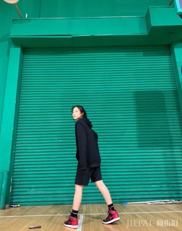 比倪妮还会拍照?曾是鹿晗的最美“学姐”,靠穿搭被全网吹爆