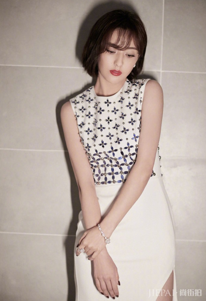 佟丽娅精致养眼清新可人，简直完美