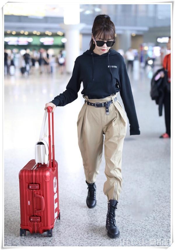 沈梦辰被传结婚消息，现身机场照就显孕相！