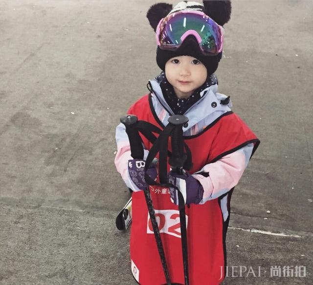 李安琪晒女儿前后对比照,奥莉扎哪吒头,真是时尚界的弄潮儿!