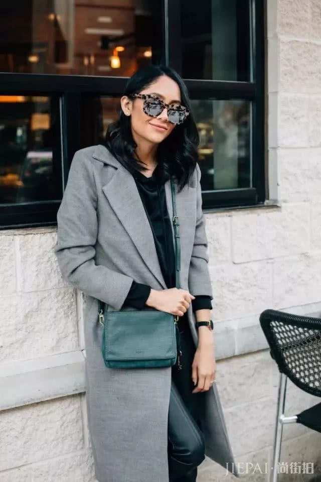 欧美街拍 连帽卫衣+大衣穿出冬季街头最潮STYLE