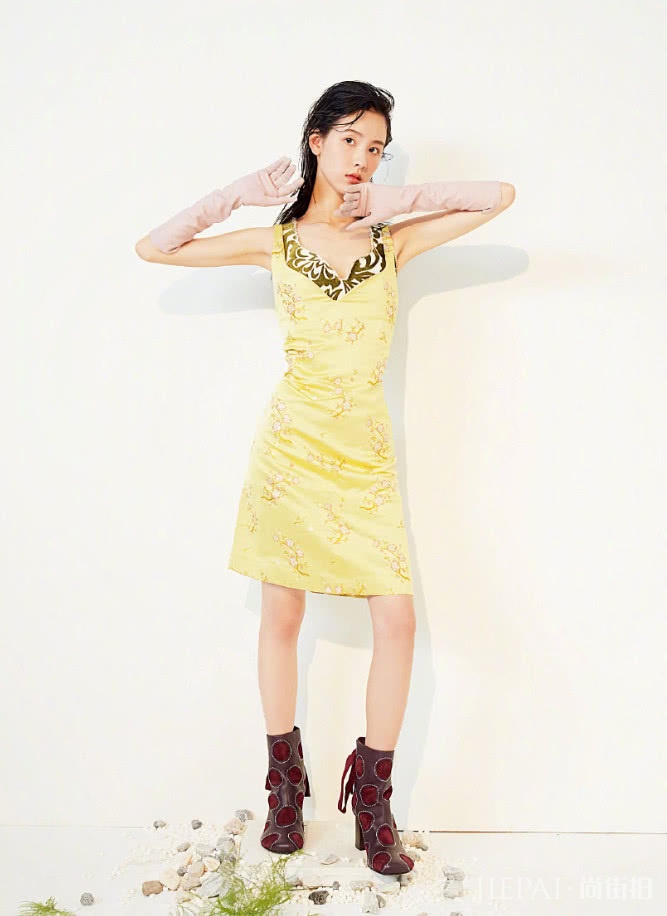 陈都灵“元气装”，美成了初恋！