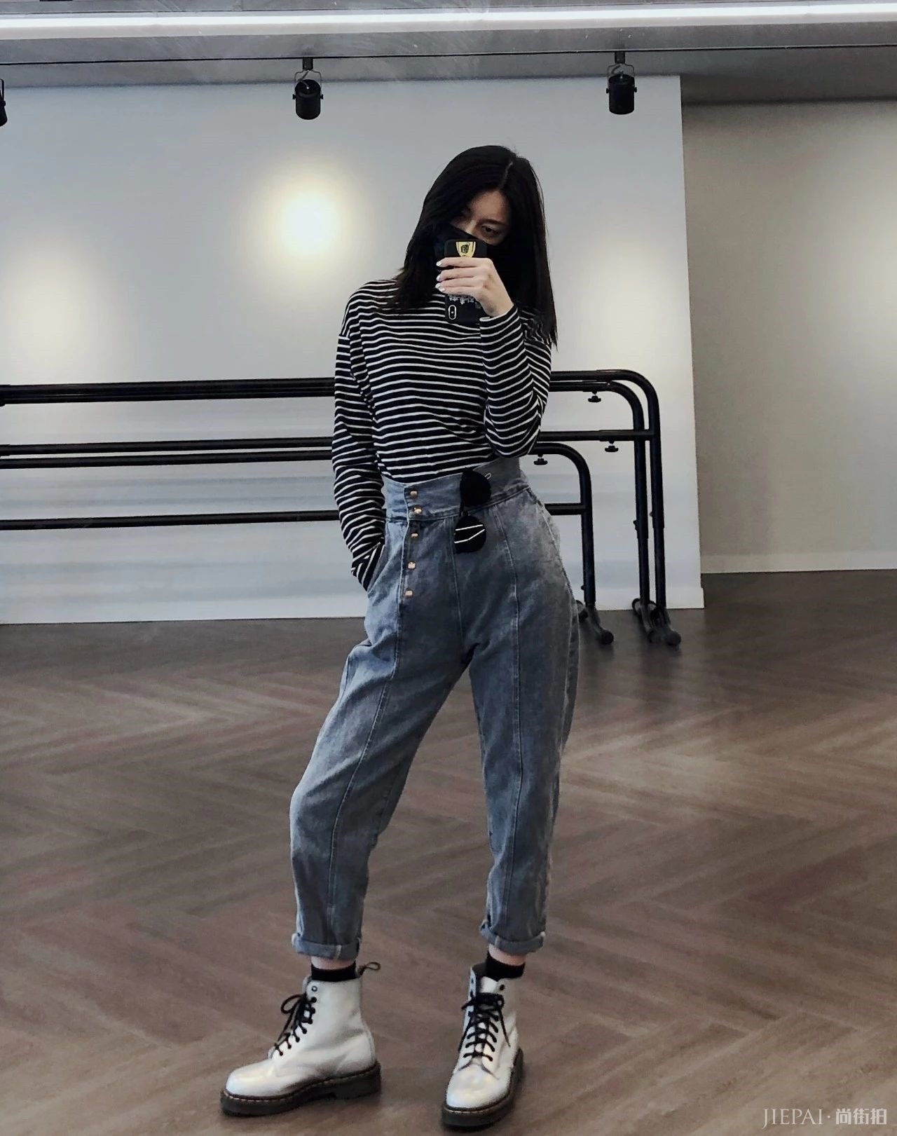 杨超越硬核女团蓬头垢面曝光真颜值