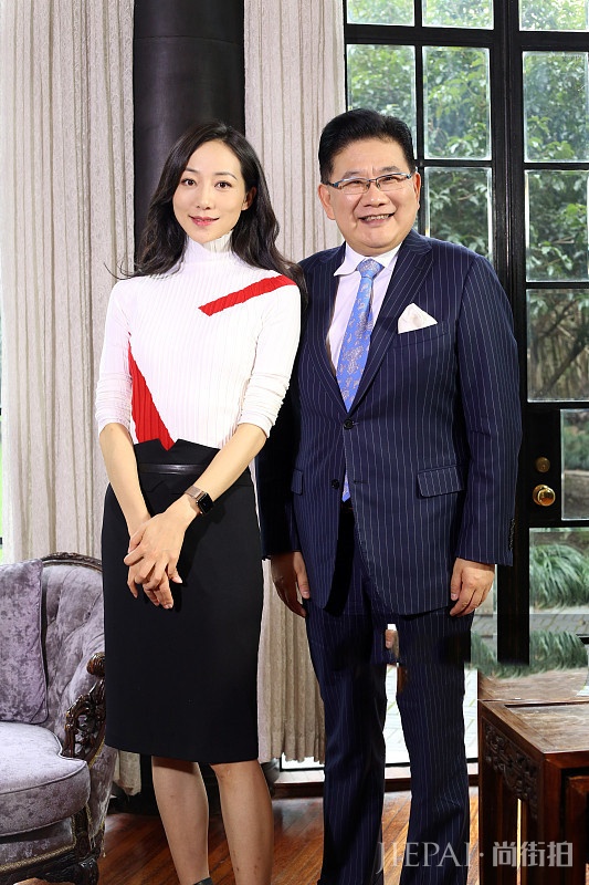 娱乐圈中的众多小花们个个都是优雅的女子!