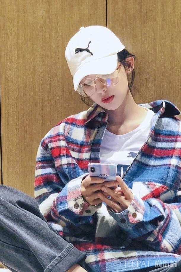 古力娜扎穿“墨汁袜”，造型养眼到让人很羡慕