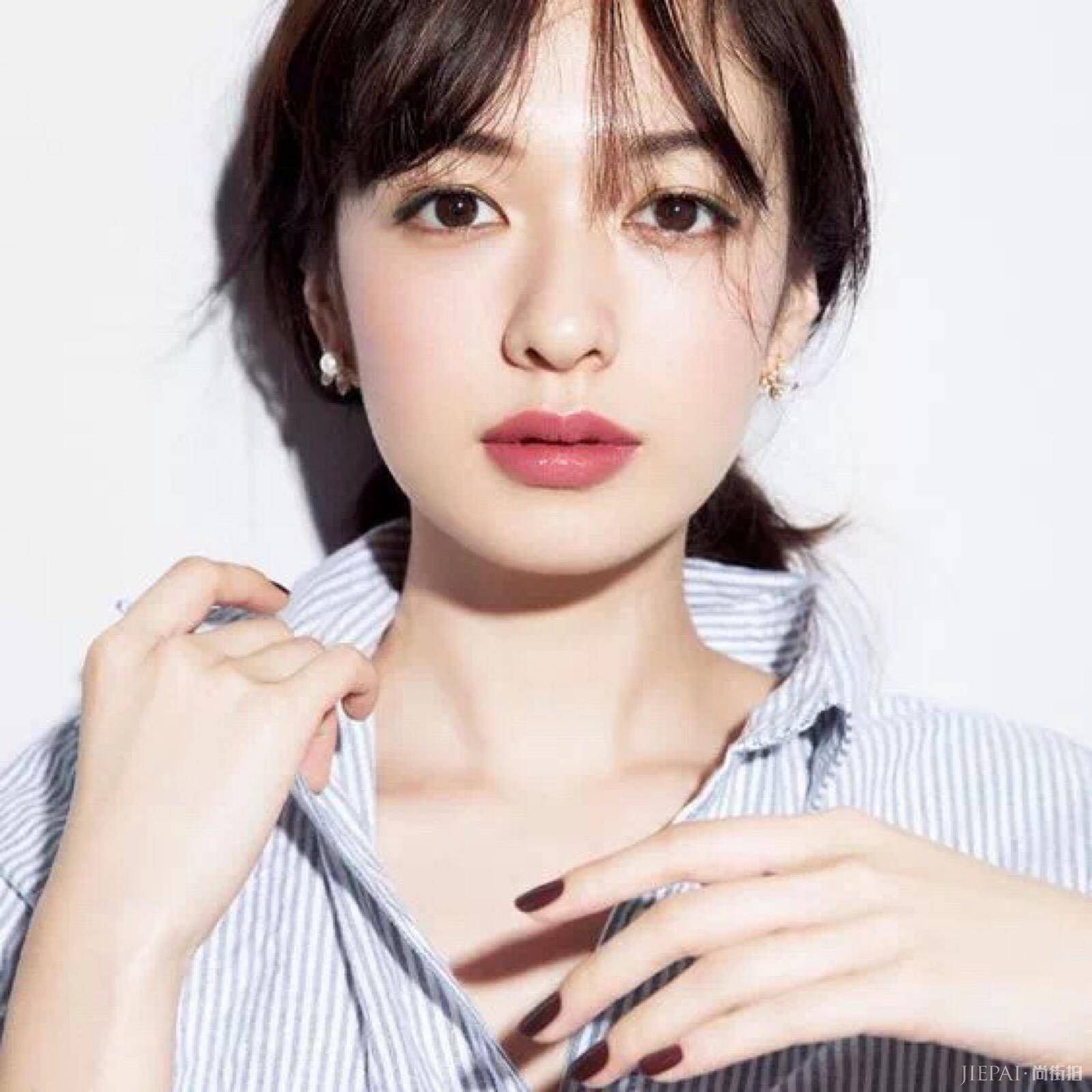 过年看亲戚，什么色系眼妆才能避免非主流？