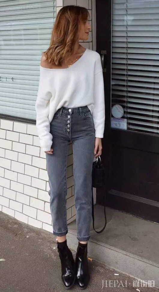 造型不够靓?黑色短靴来帮衬,尽显个性时尚范