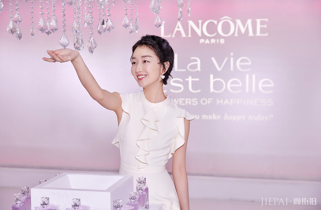 你看周冬雨短发,多水灵!