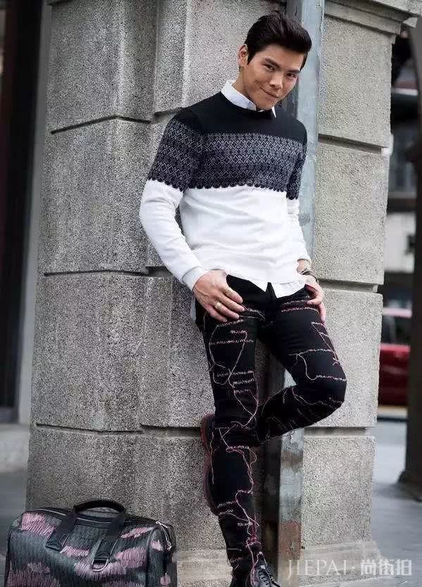 郭碧婷衣品超高,荷叶边露脐装身材太好!