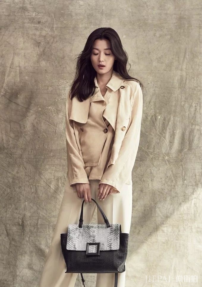 全智贤阔腿裤西装上身老娘天下最美，成“职场穿搭”模板！