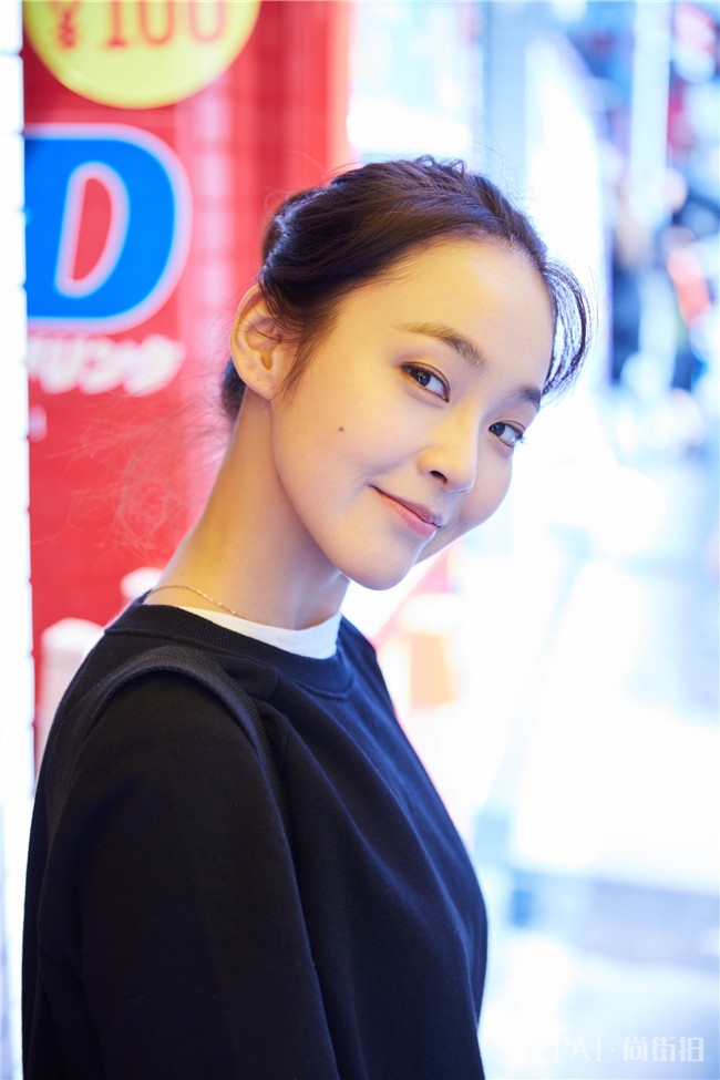 张佳宁甜美酷帅,冬日街拍来袭