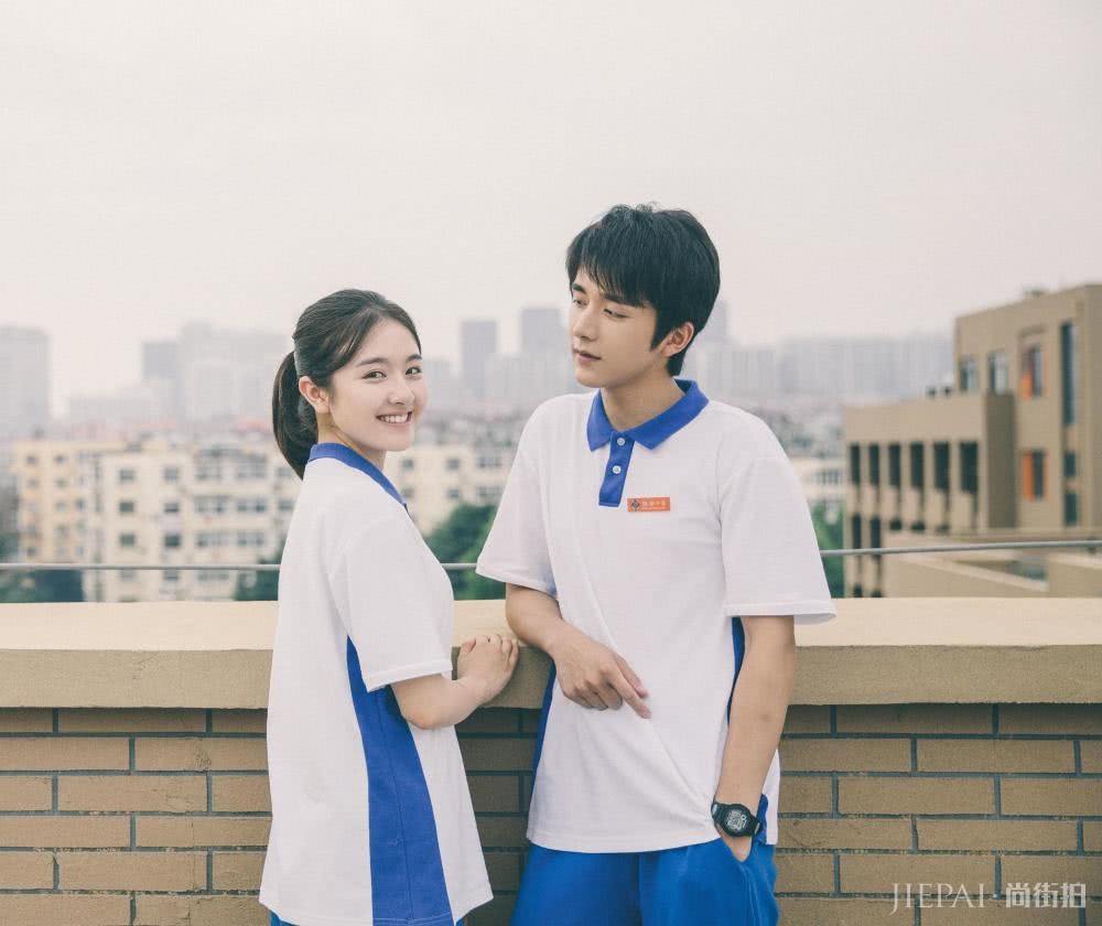 李兰迪精致妆容尽显甜美女神范儿，早该这样化妆了