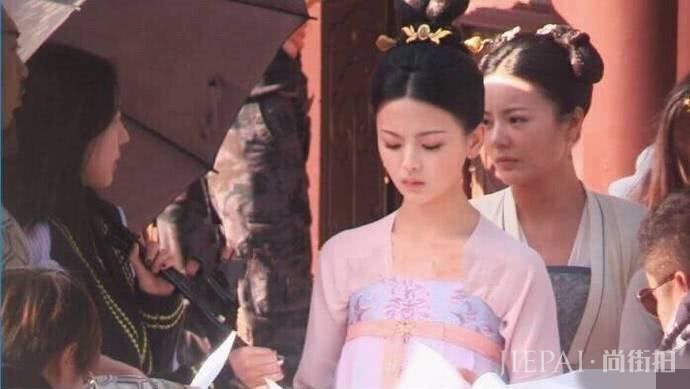 杨超越《长安诺》穿古装温柔娴静，好气质让人惊艳