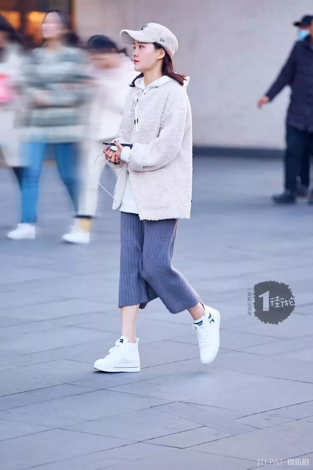 今年这么穿阔腿裤才最时髦 !