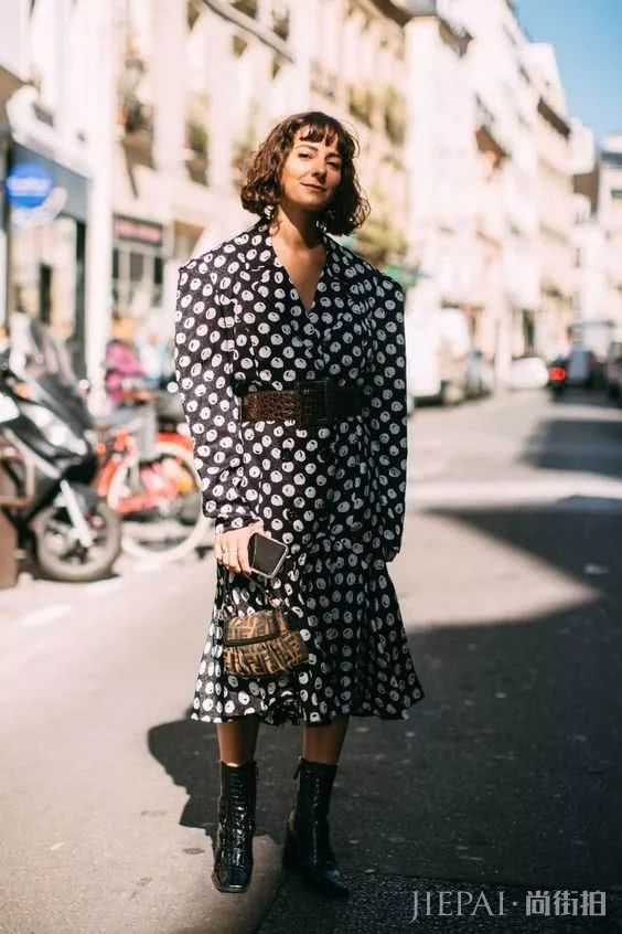 外套内搭的连衣裙有这些