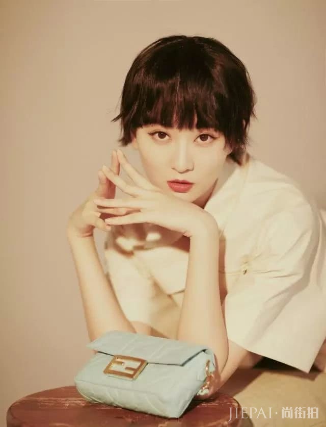 乔欣齐刘海短发又帅气又减龄,简直呆萌极了