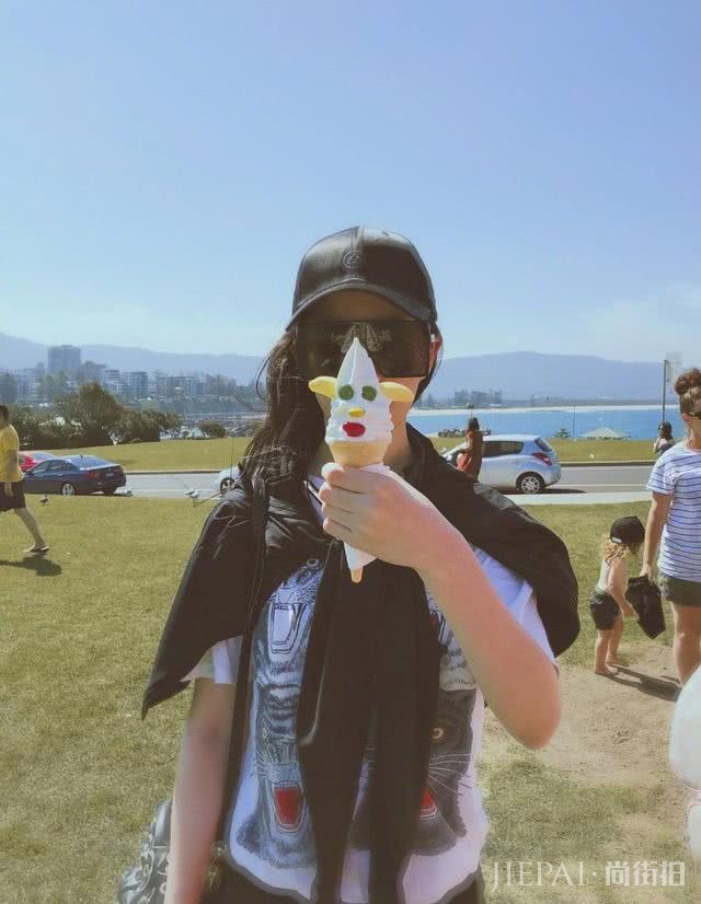 神仙姐姐刘亦菲晒照双下巴抢镜，不仙了！