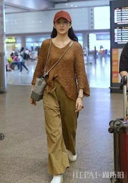 王鸥腿一点都不细，平时精修图那么好看！