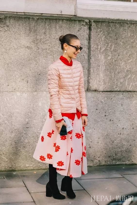 外套内搭的连衣裙有这些