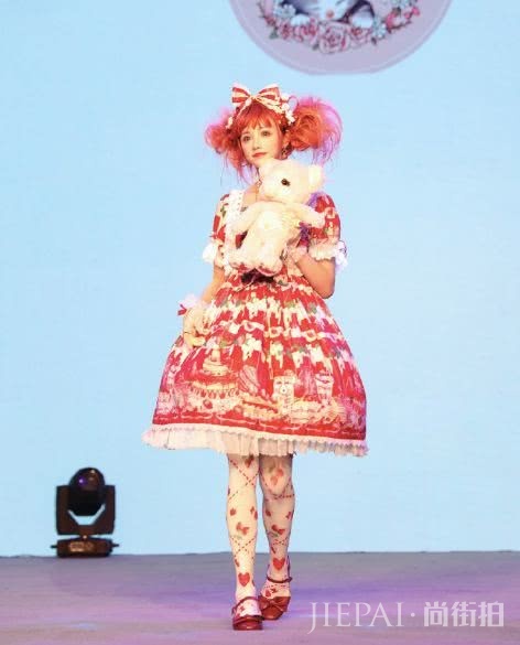 2019开年第一美日牌洛丽塔！模特居然是中国lo娘