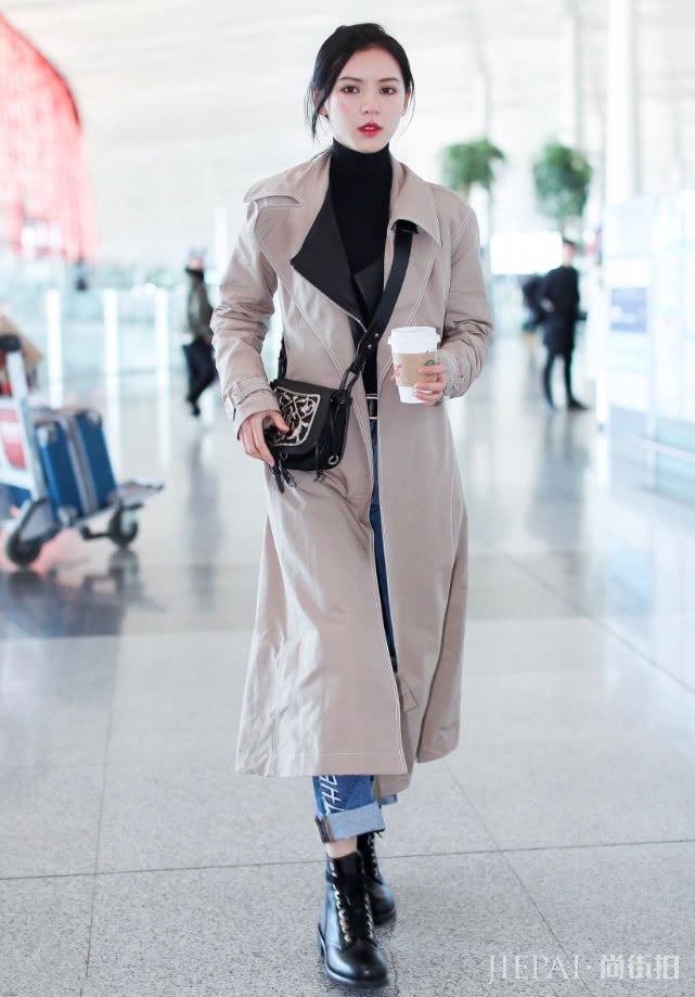 张予曦前脚“抹布裙”刚走，现在又玩“土豆泥”！