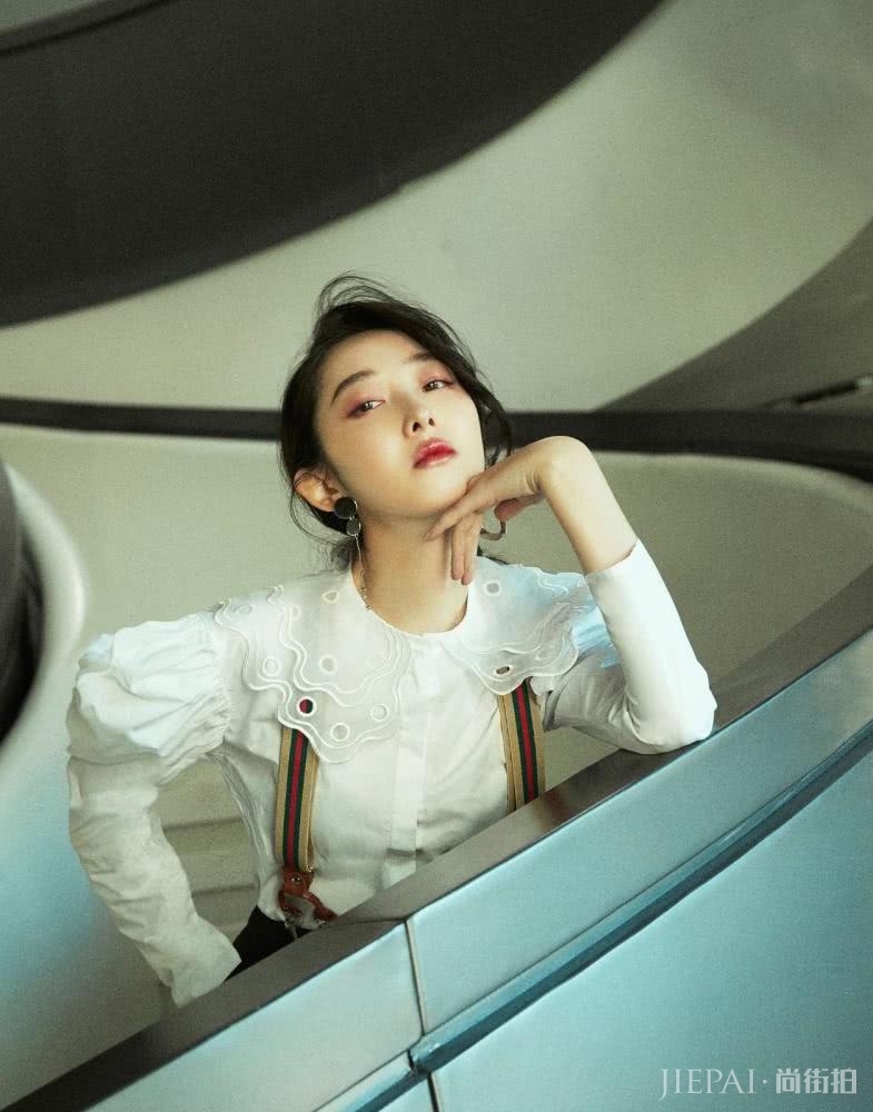 《红楼梦》的林黛玉，长裤高筒靴却穿得霸气侧漏