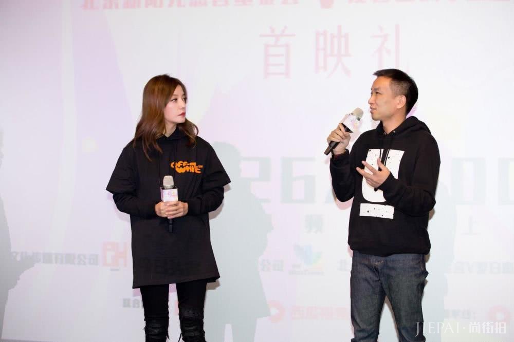 赵薇仅仅只是换上印花裙打底,美了不止一点点