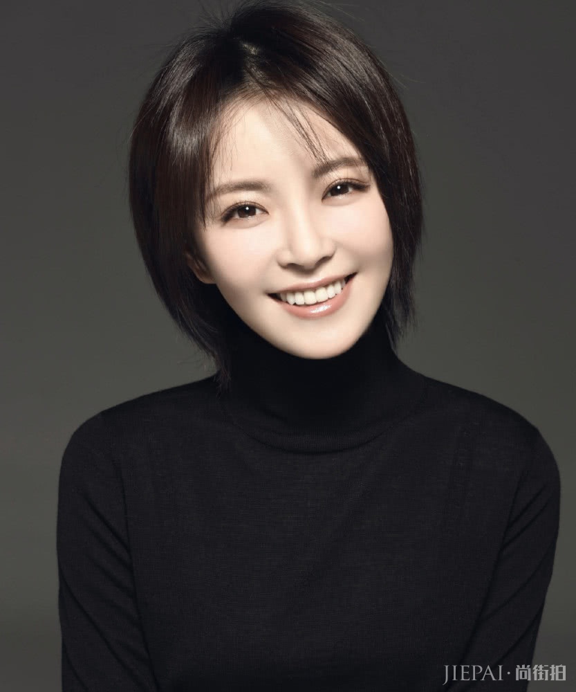 《幕后之王》陈数波波头霸气 周冬雨半马尾俏皮