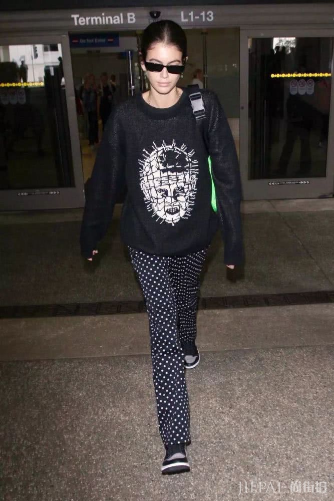 都2019年了,你还没有一只“腋下包”?