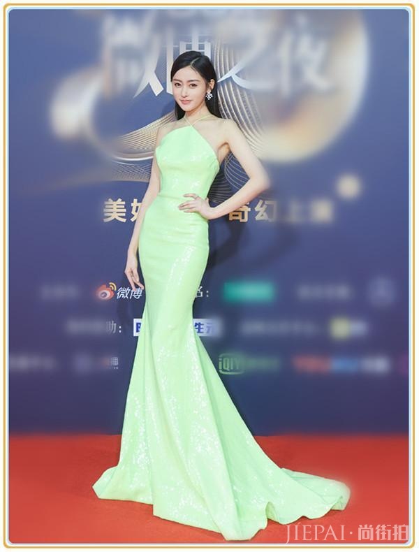 张天爱跳扭臀舞性感到炸,奚梦瑶都得认输
